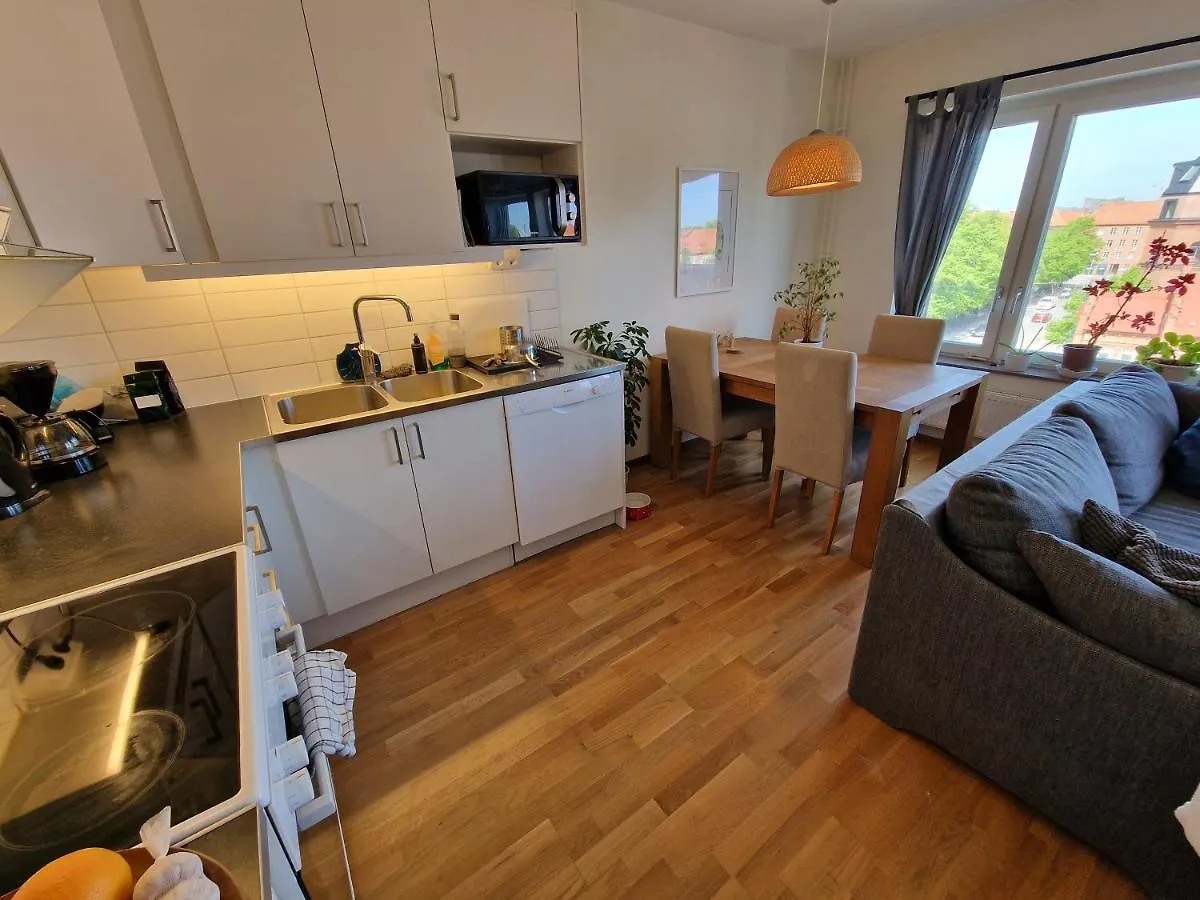 Charming Central City Modern Minimalist Malmo Apartment 0*,  Швеция